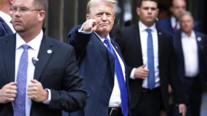 Donald Trump recaudación de casi 300 millones de dólares en donativos