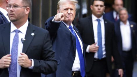 Donald Trump recaudación de casi 300 millones de dólares en donativos