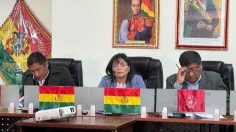 Doble Vía Oruro-Capachos en revisión por el GAMO