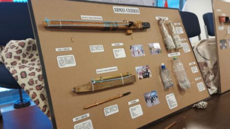 golpe de estado con armas caseras