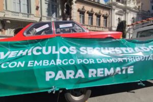 Embargo de vehículos morosos en La Paz