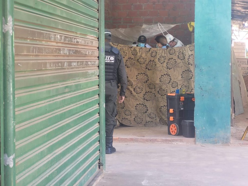 Encuentran muertos a padre e hijo en Santa Cruz