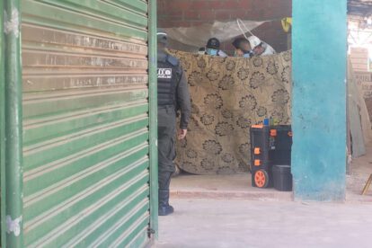 Encuentran muertos a padre e hijo en el mercado Bicentenario