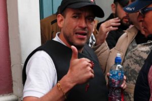 Seguridad para Camacho tras disturbio en Chonchocoro