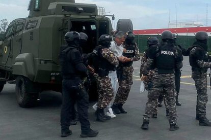 Jorge Glas cuando fue detenido tras el asalto a la embajada de México en Quito en abril 2023