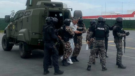 Jorge Glas cuando fue detenido tras el asalto a la embajada de México en Quito en abril 2023