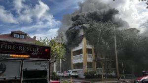 Incendio en Miami en el edificio Temple Court Apartments