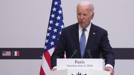 Biden evalúa proteger inmigrantes casados con estadounidenses