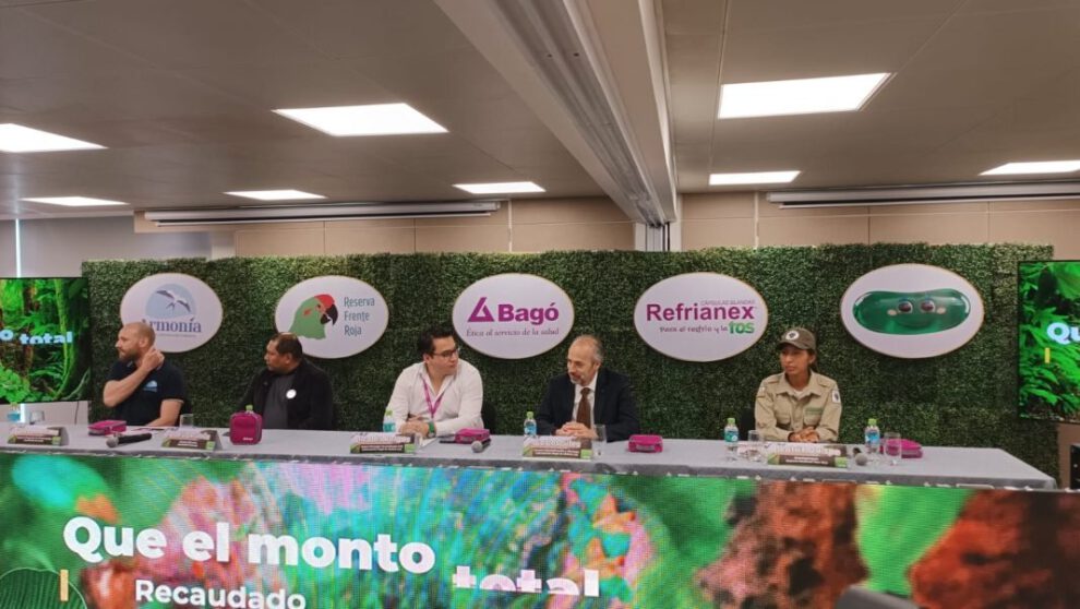 Preservación de la Paraba de Frente Roja en Bolivia