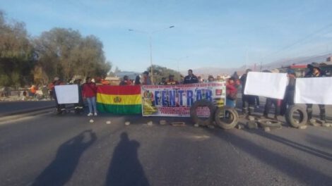 Trabajadores de Aseo en Quillacollo exigen cumplimiento de laudo arbitral