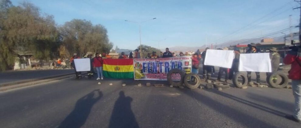 Trabajadores de Aseo en Quillacollo exigen cumplimiento de laudo arbitral