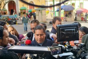 Agenda legislativa Cámara de Diputados defendida por Israel Huaytari