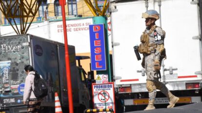 Controles en estaciones de combustible en La Paz