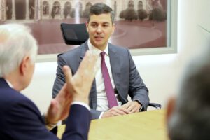 Presidente de Paraguay Santiago Peña llega a Bolivia