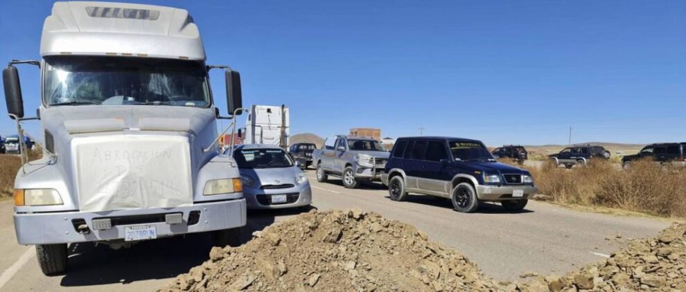 Bloqueo de carreteras en La Paz - Oruro