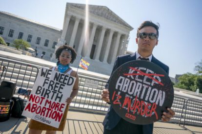 Activistas contra el aborto protestan frente a la Corte Suprema de EE.UU.
