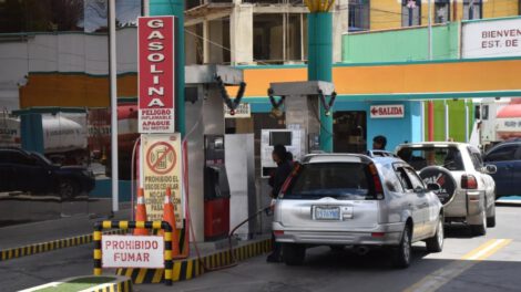 internación de combustible en La Paz