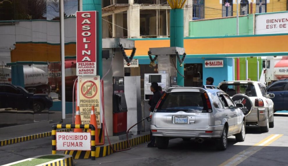 internación de combustible en La Paz