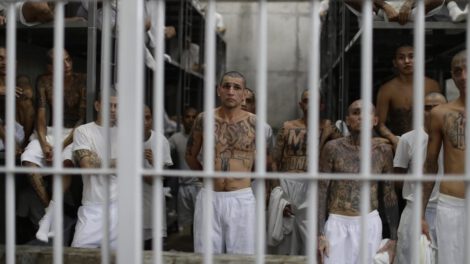 Ministra argentina visita cárcel modelo en El Salvador