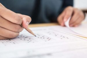 Estudiante utiliza IA para hacer trampa en examen de ingreso a la universidad