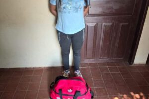 Detención de mujer con cocaína en Santa Cruz