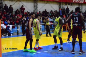 Carl A-Z en duelo crucial por clasificar a los playoffs