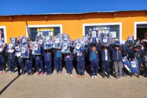 LBV kits de invierno para niños y adolescentes en pobreza
