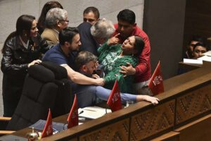 Agresiones en sesión parlamentaria