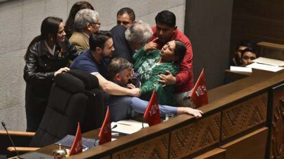 Agresiones en sesión parlamentaria