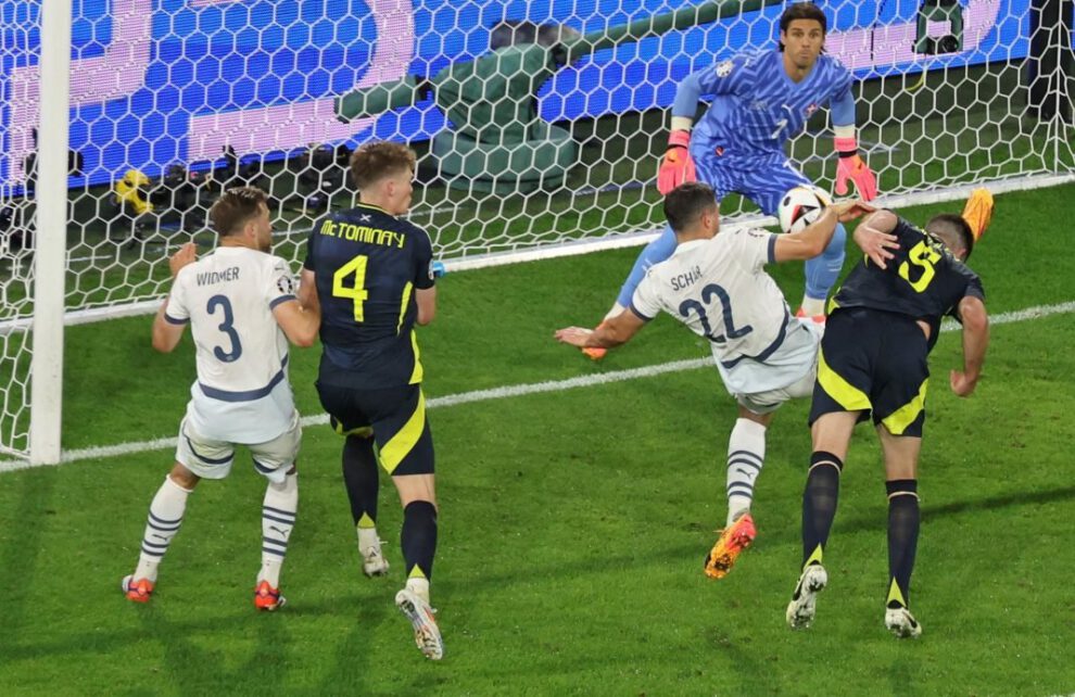 Suiza empata con Escocia gracias a un golazo de Shaqiri