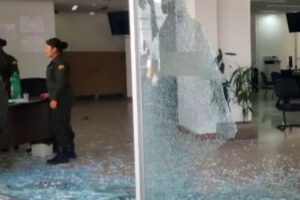 Disturbios en Aduana Santa Cruz