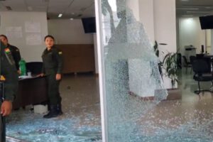 Detención preventiva de 18 personas por ataque a las instalaciones de la Aduana