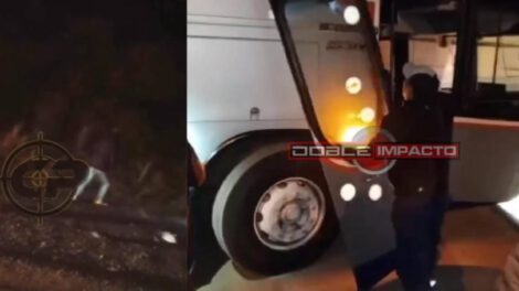 Ataque a bus de Coral SRL en carretera Oruro-Cochabamba