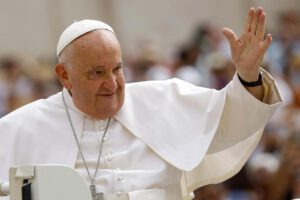 Papa Francisco pide sabiduría a gobernantes para negociar fin de conflictos mundiales