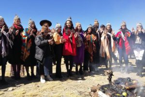 Candidatas a Miss Bolivia visitan atractivo turístico en Milluni