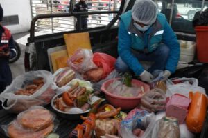 incautan salchichas en mal estado en La Paz