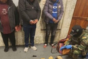 Aprehensión de narcotraficantes en El Alto con más de 15 kilos de cocaína