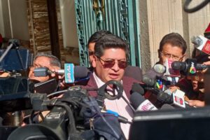 Ministro de Economía convoca reunión con transporte pesado para abordar demandas