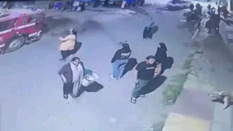 Incendio en tráiler provocado por juego pirotécnico