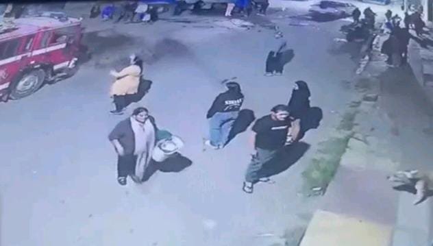 Incendio en tráiler provocado por juego pirotécnico