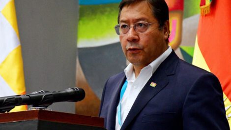 Luis Arce denuncia intento de acortar mandatos