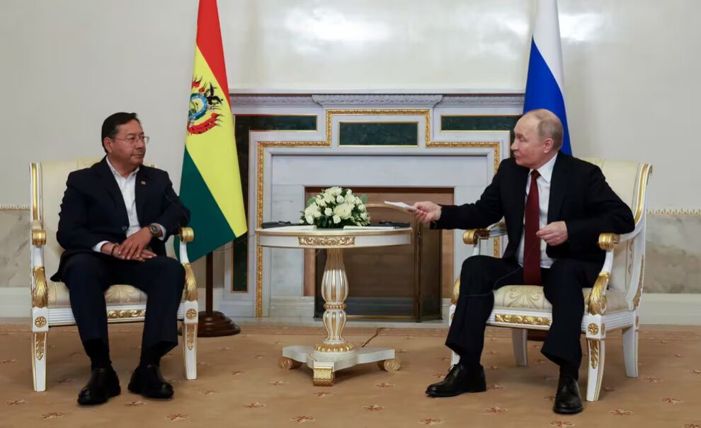 Provisión de combustible en Bolivia con apoyo de Vladimir Putin