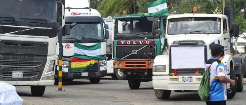 Gobierno estima pérdida de $us 50 millones por día si transportistas bloquean carreteras