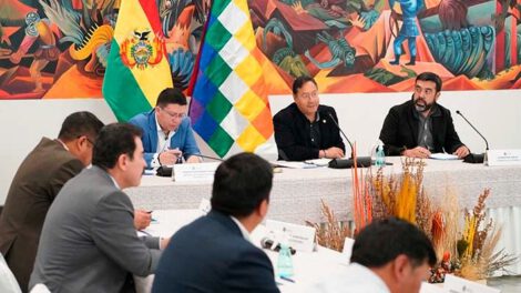 Alcaldes de Bolivia se reúnen con el Presidente Luis Arce