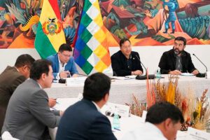 Alcaldes de Bolivia se reúnen con el Presidente Luis Arce