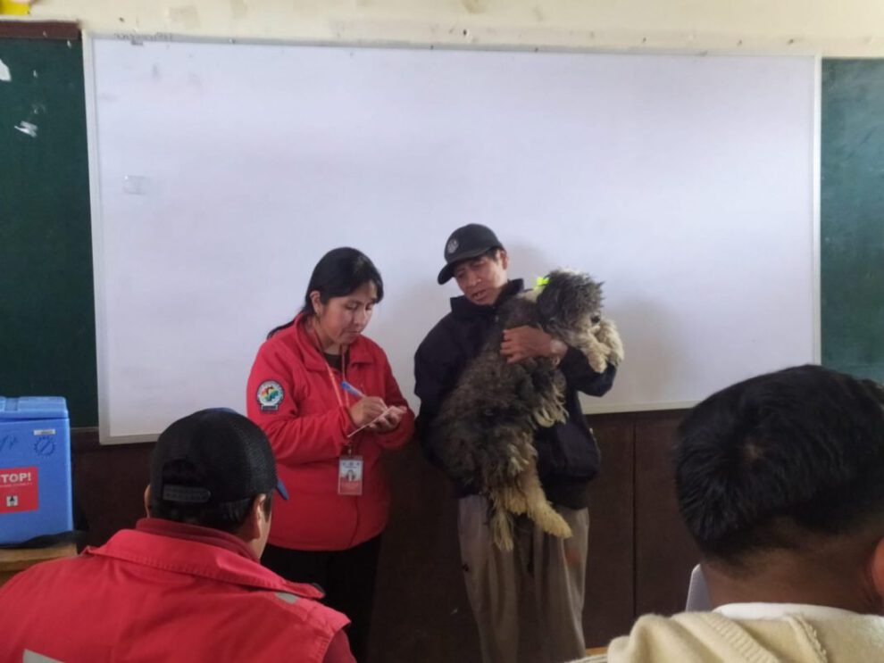 Campaña de Vacunación Antirrábica en Oruro