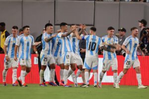 Argentina se clasificó tras vencer a Chile en la Copa América