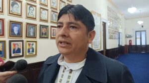 Apoyo al Comandante del Ejército por Rolando Cuéllar