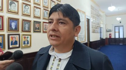 Apoyo al Comandante del Ejército por Rolando Cuéllar