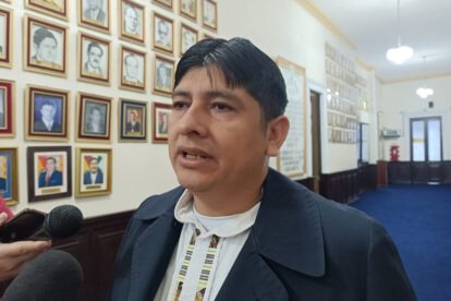 Apoyo al Comandante del Ejército por Rolando Cuéllar
